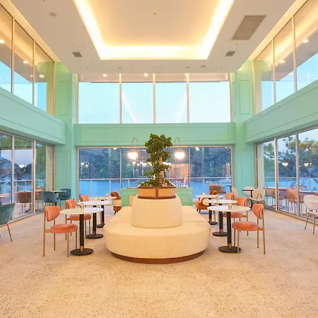 Ξενοδοχείο Orka Lotus Μαρμαρίς