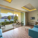 فندق Orka Lotus 5*